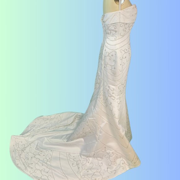 WEDDING DRESS SIZE 10, WHITE SATIN, BEADED - Picture 2 of 5